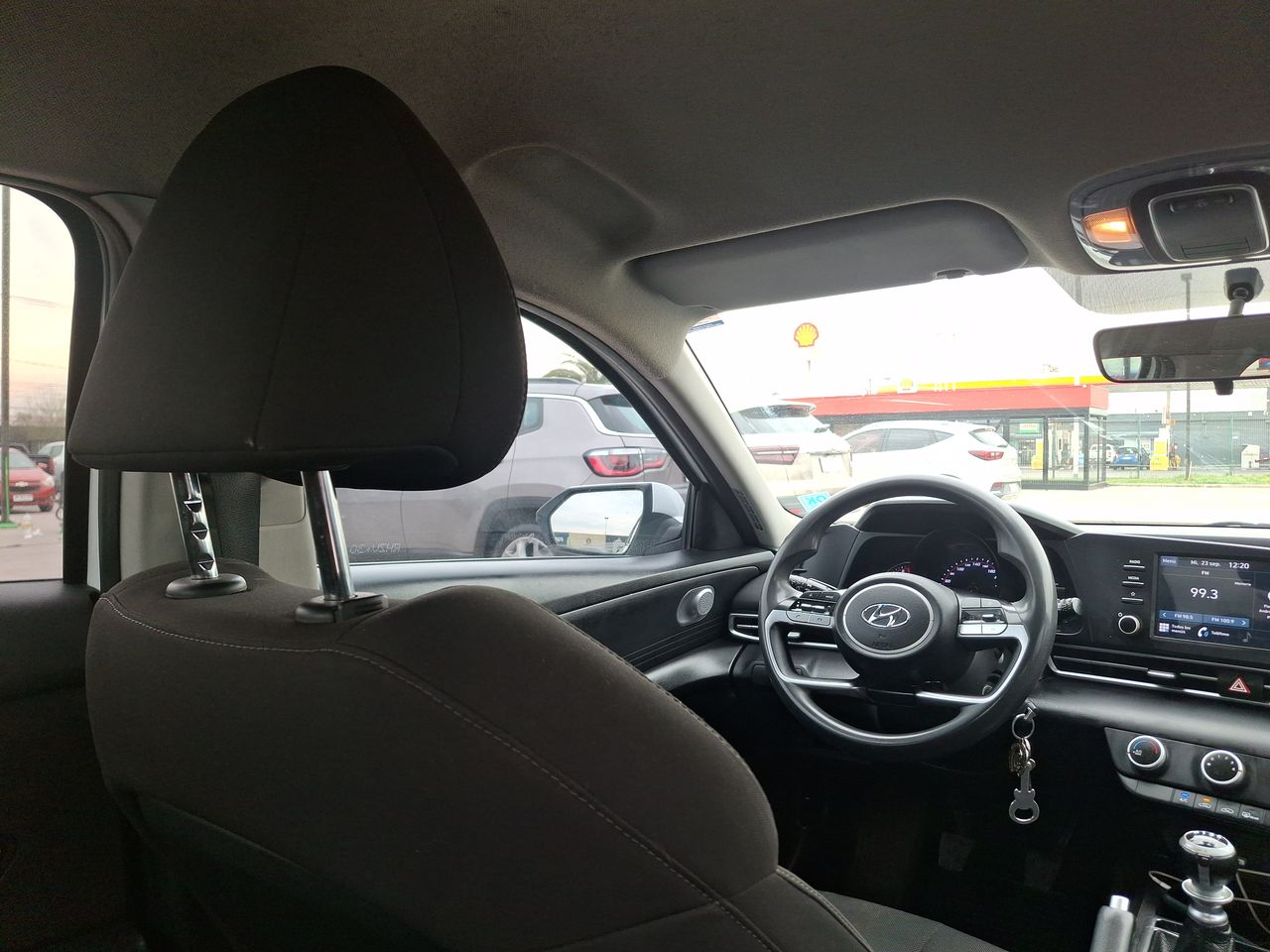 Hyundai Elantra — foto 17 de 30