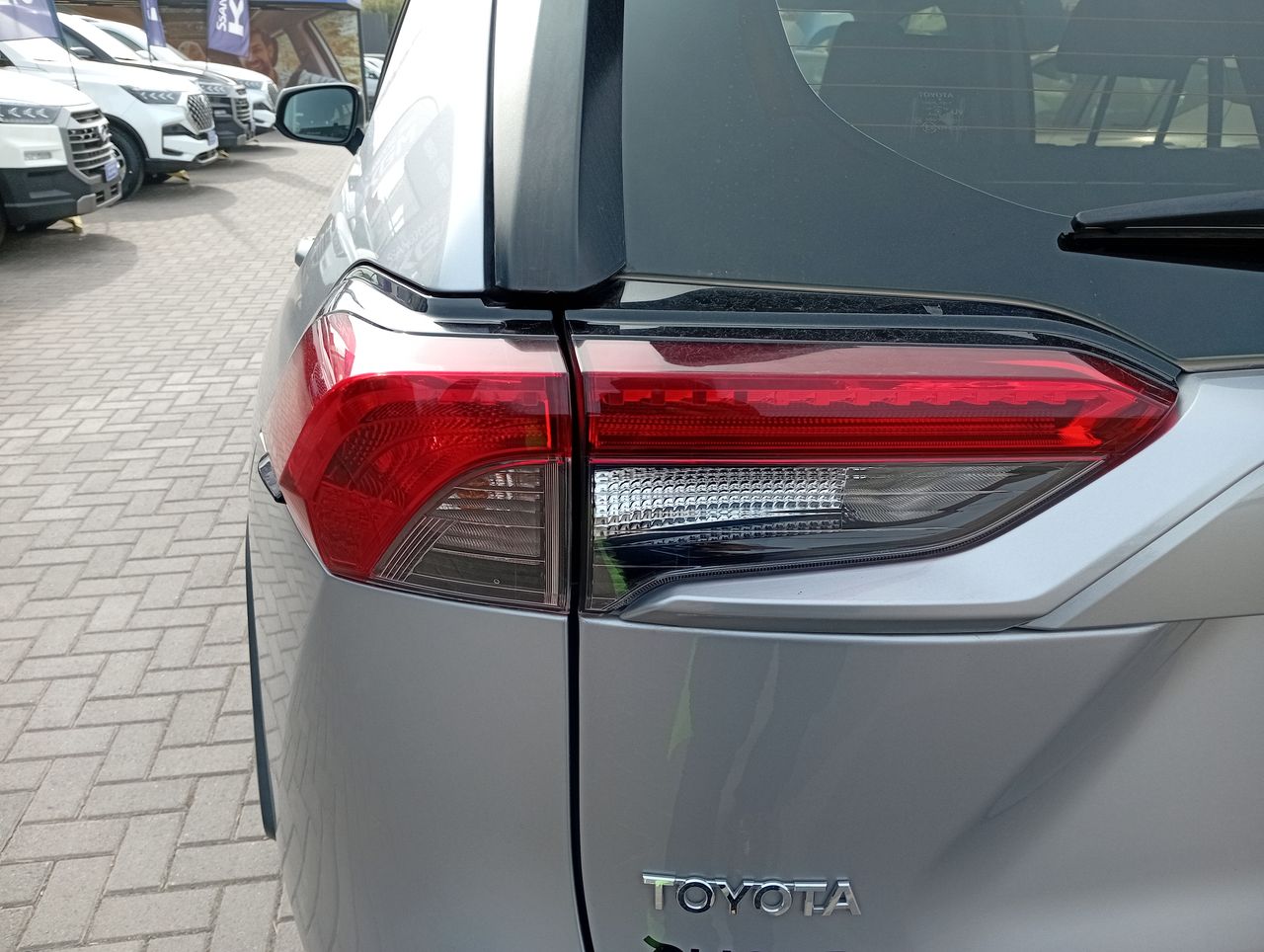 TOYOTA - 10