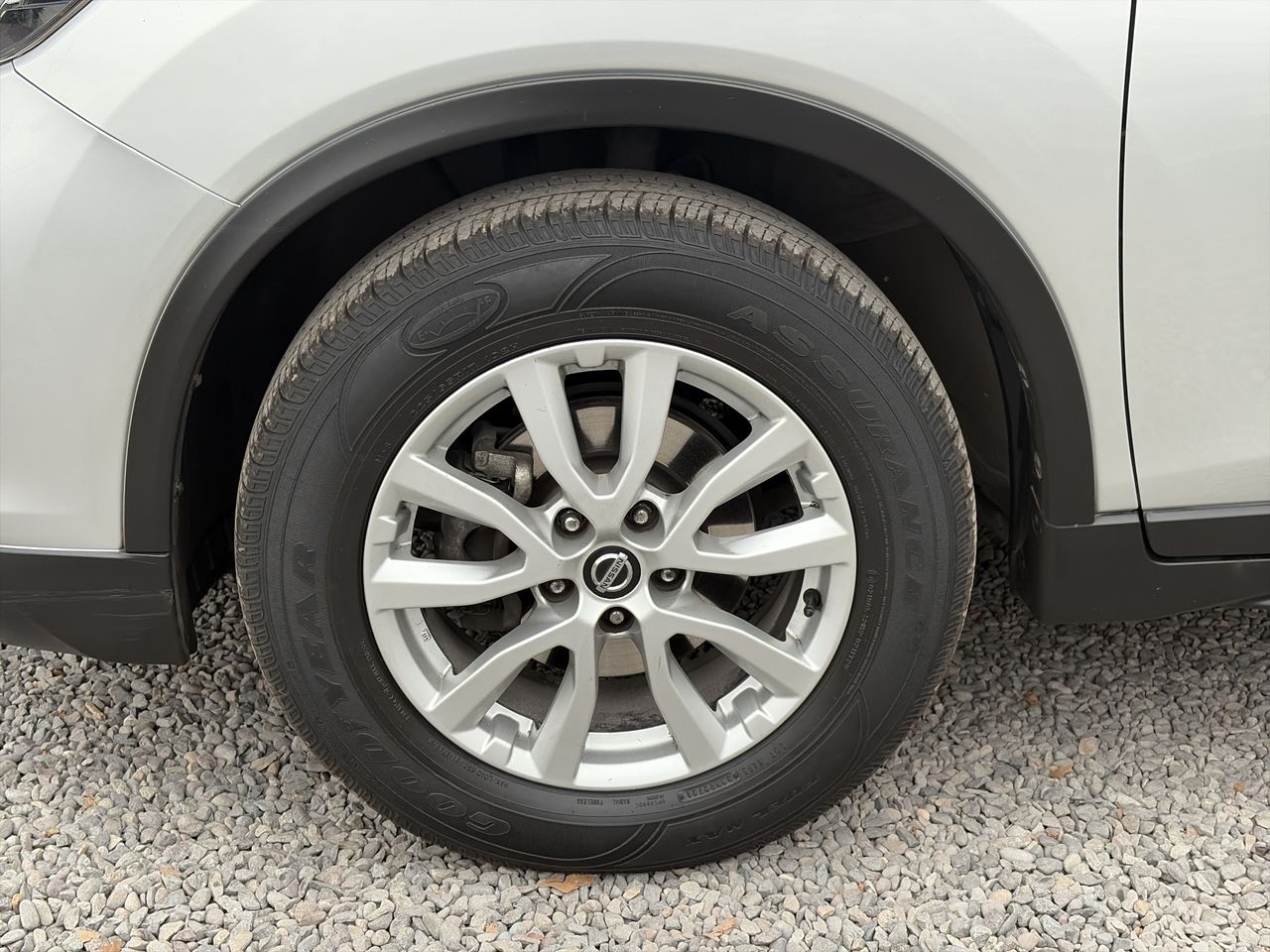 Nissan X-Trail — foto 10 de 20