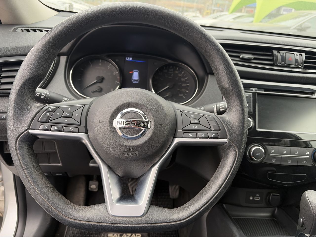 Nissan X-Trail — foto 15 de 20
