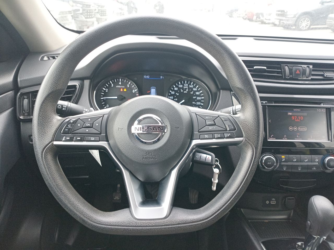 Nissan X-Trail — foto 25 de 35