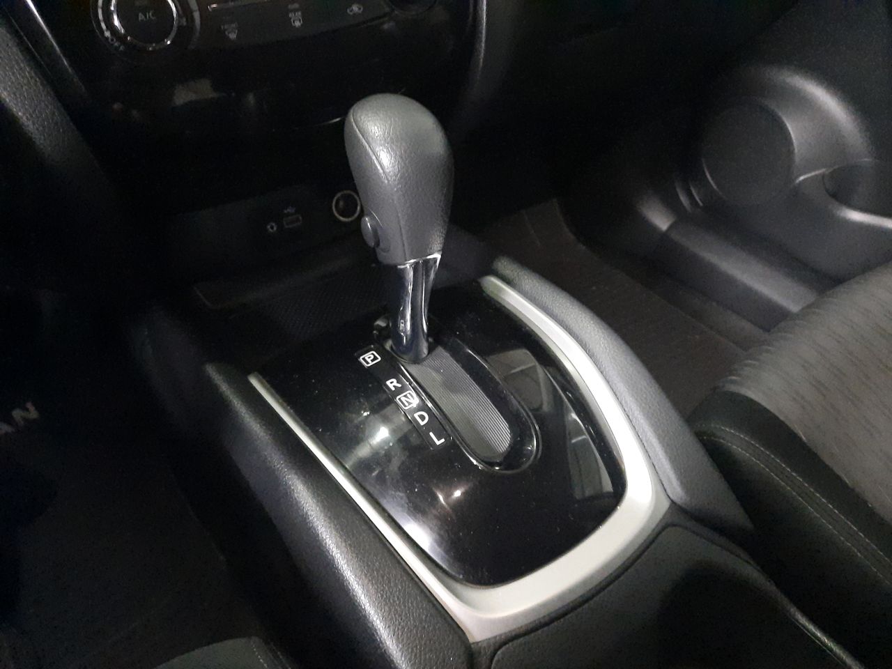 NISSAN - 23