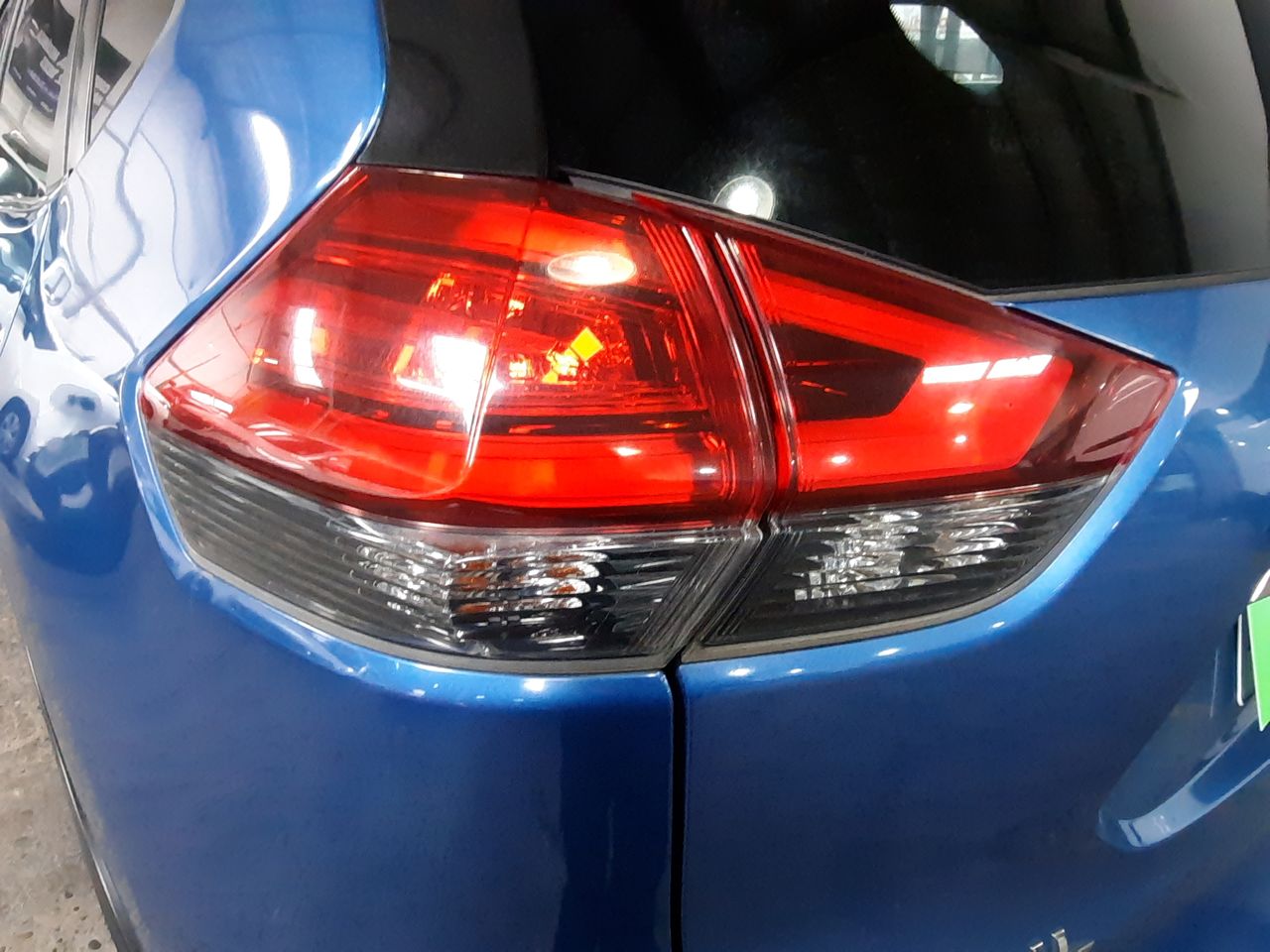NISSAN - 12