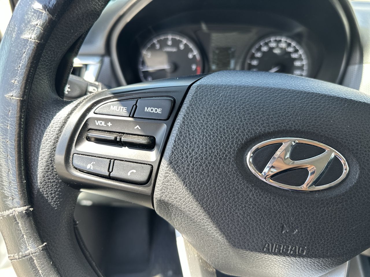 HYUNDAI - 25