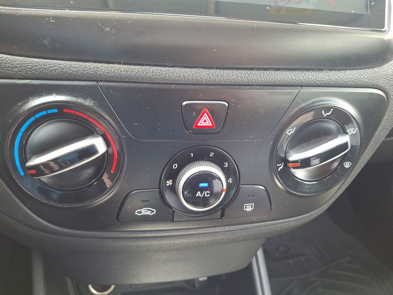 HYUNDAI - 28