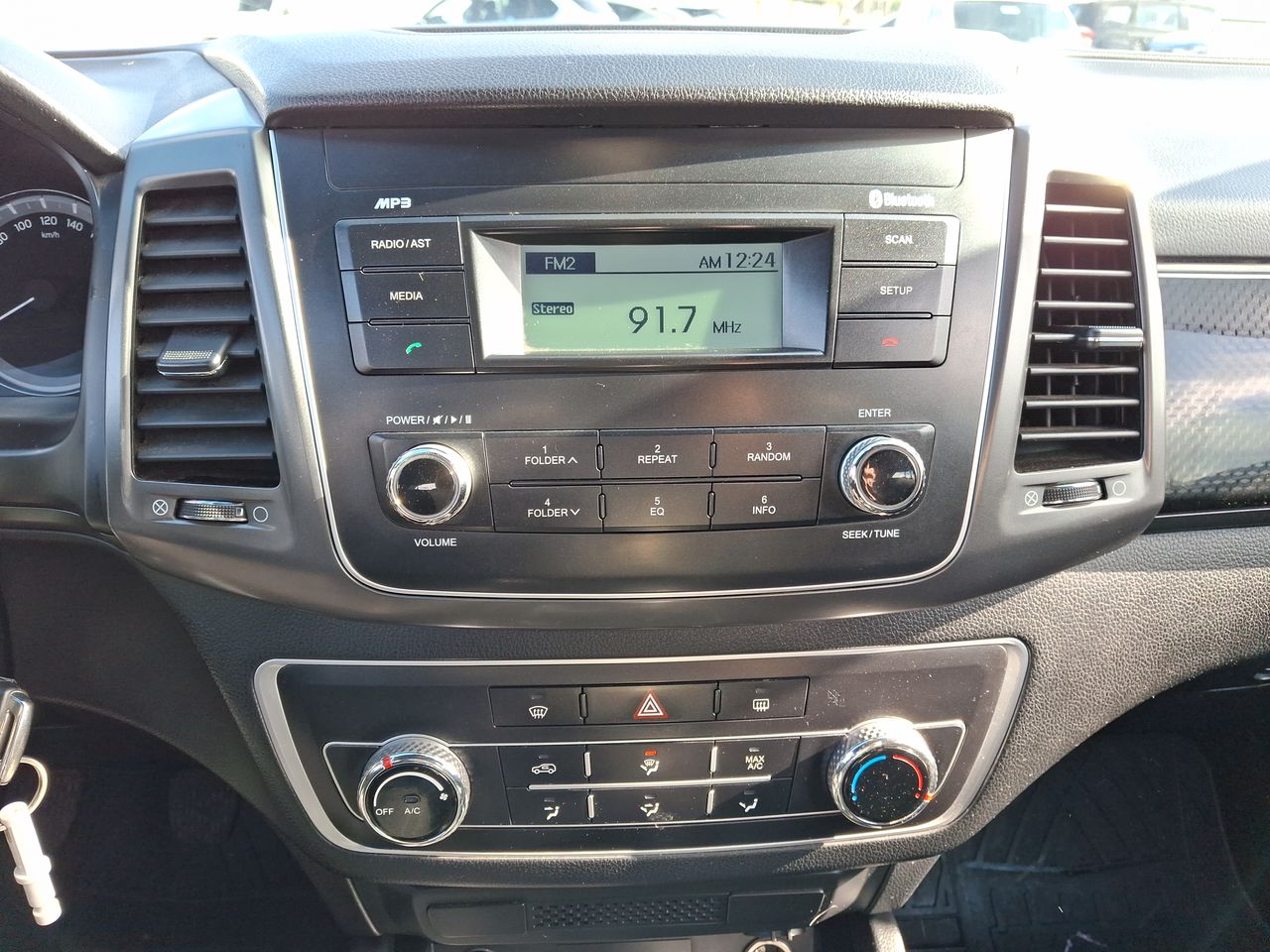 SSANGYONG - 28