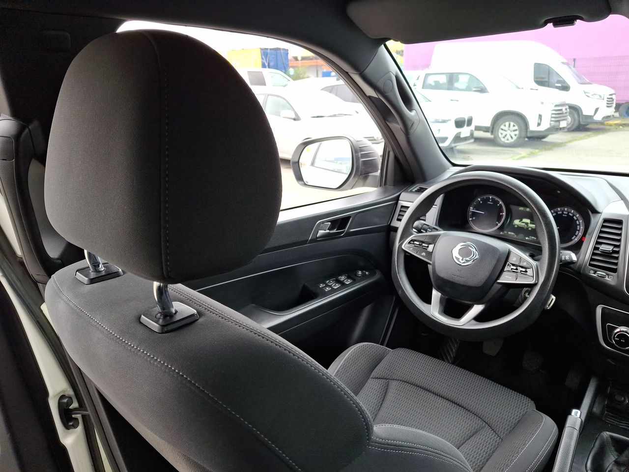 SSANGYONG - 16