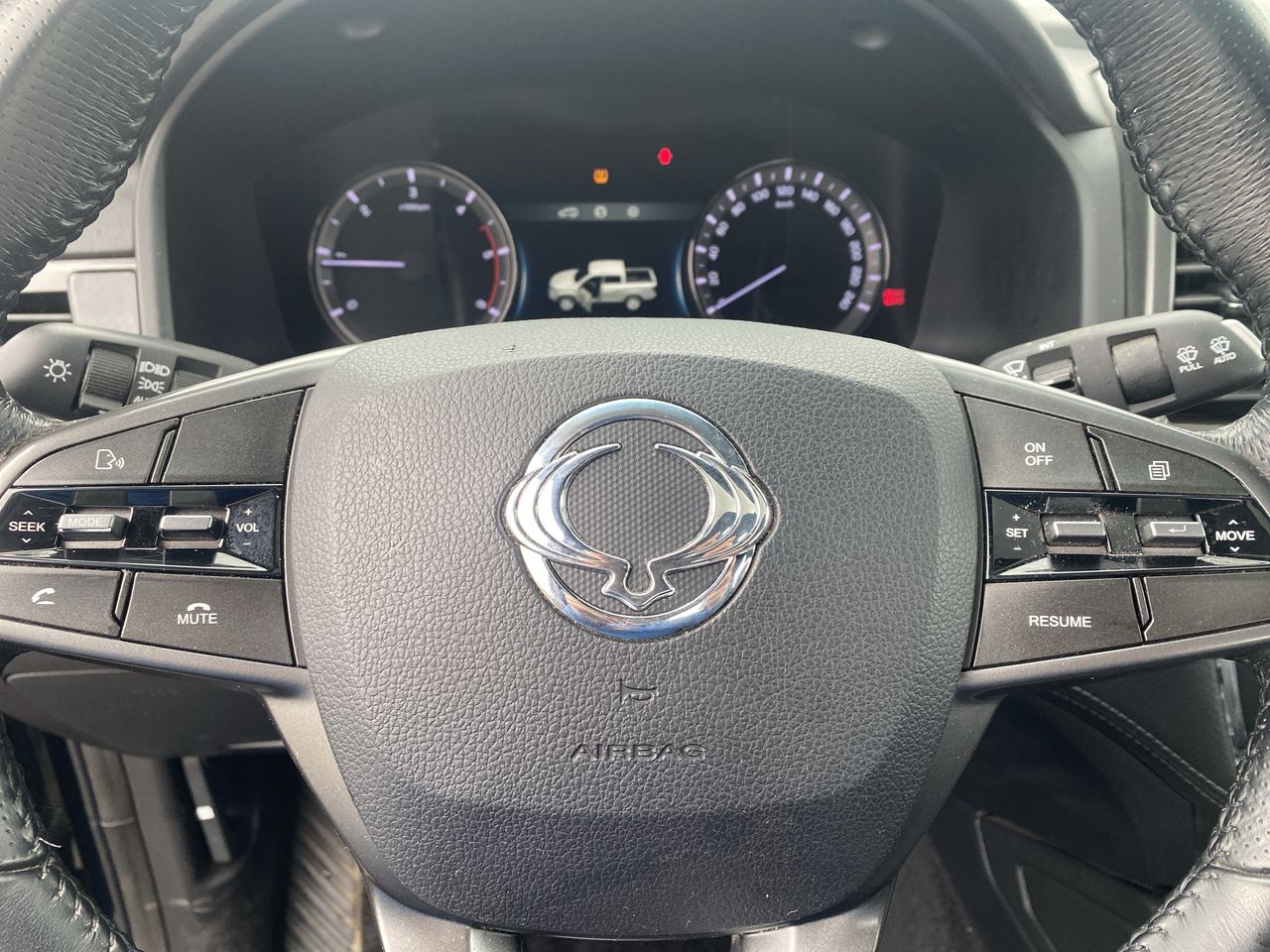 SSANGYONG - 27