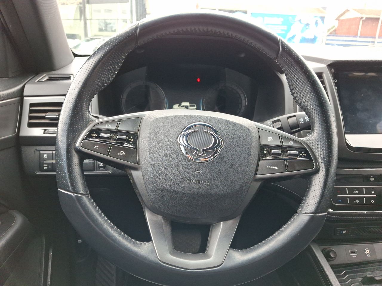 SSANGYONG - 26