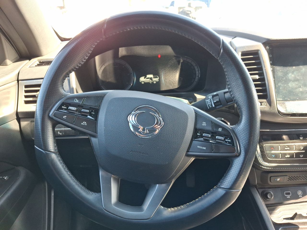 SSANGYONG - 26