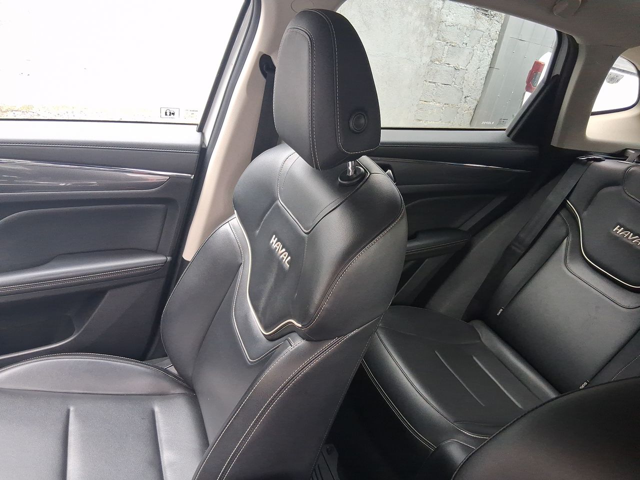 Haval Jolion — foto 12 de 36