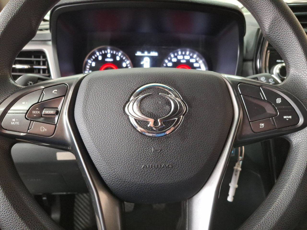 SSANGYONG - 26