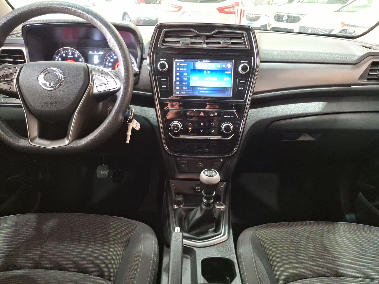 SSANGYONG - 32