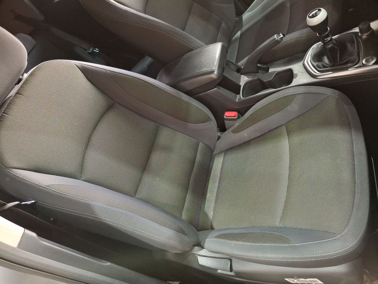 SSANGYONG - 33