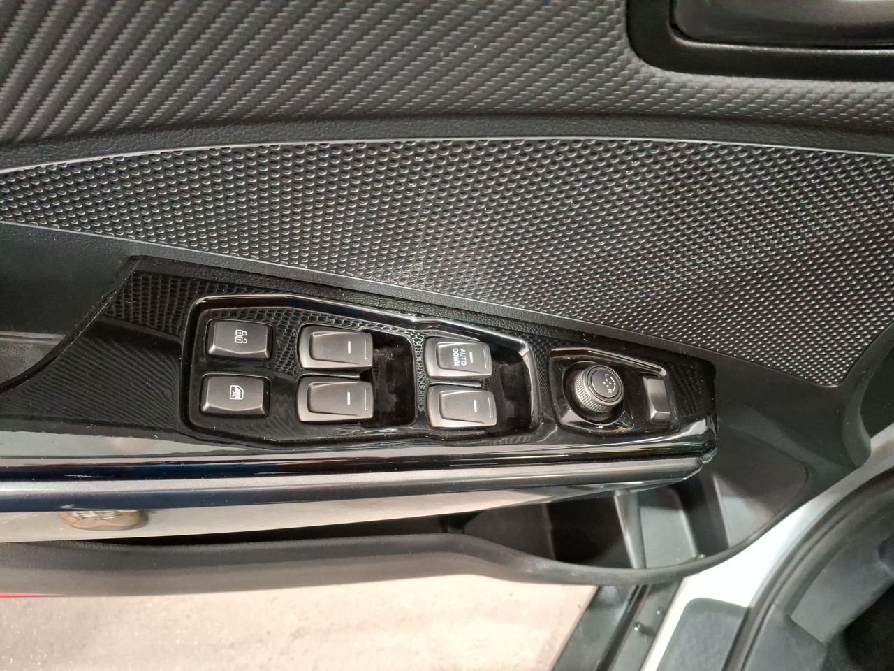 SSANGYONG - 22