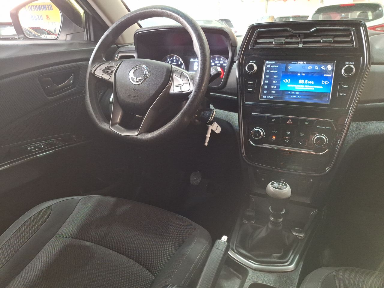 SSANGYONG - 16