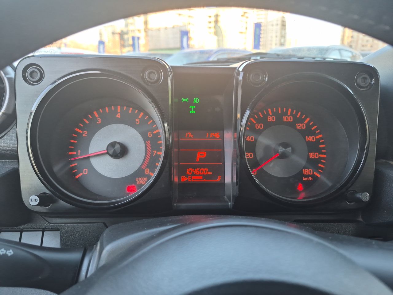Suzuki Swift — foto 17 de 25