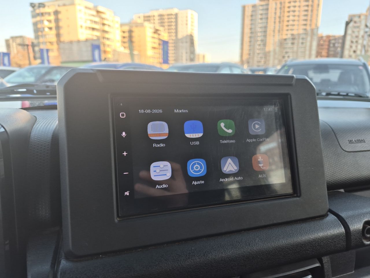 Suzuki Swift — foto 18 de 25