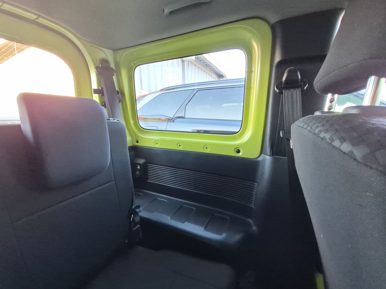 Suzuki Swift — foto 6 de 25