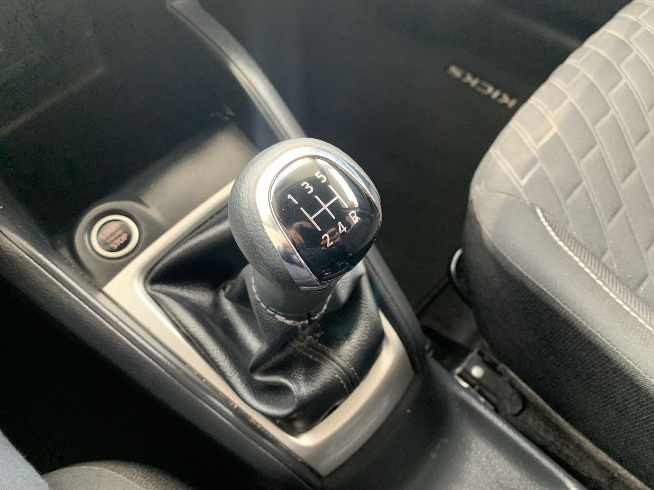 NISSAN - 32
