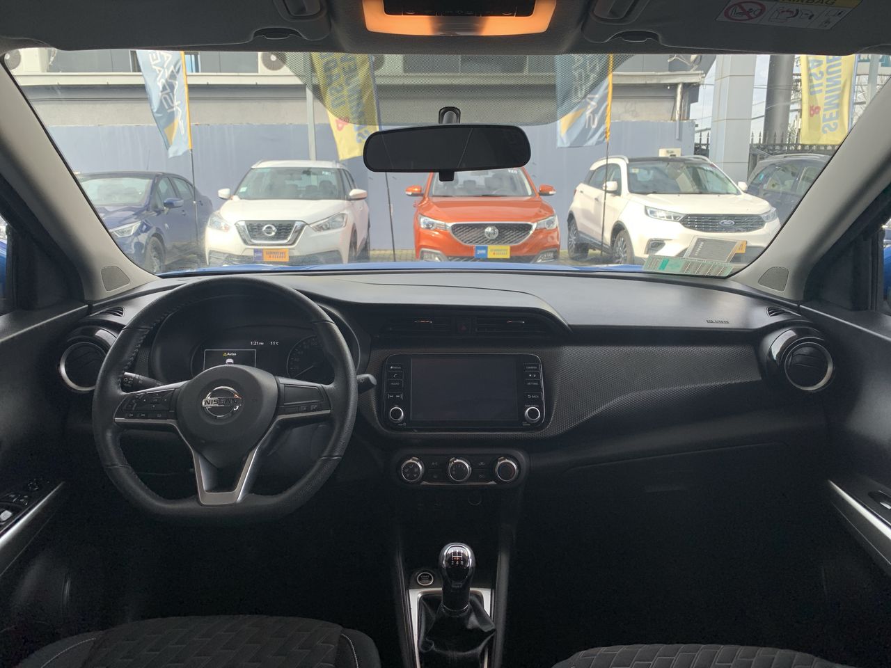 NISSAN - 33