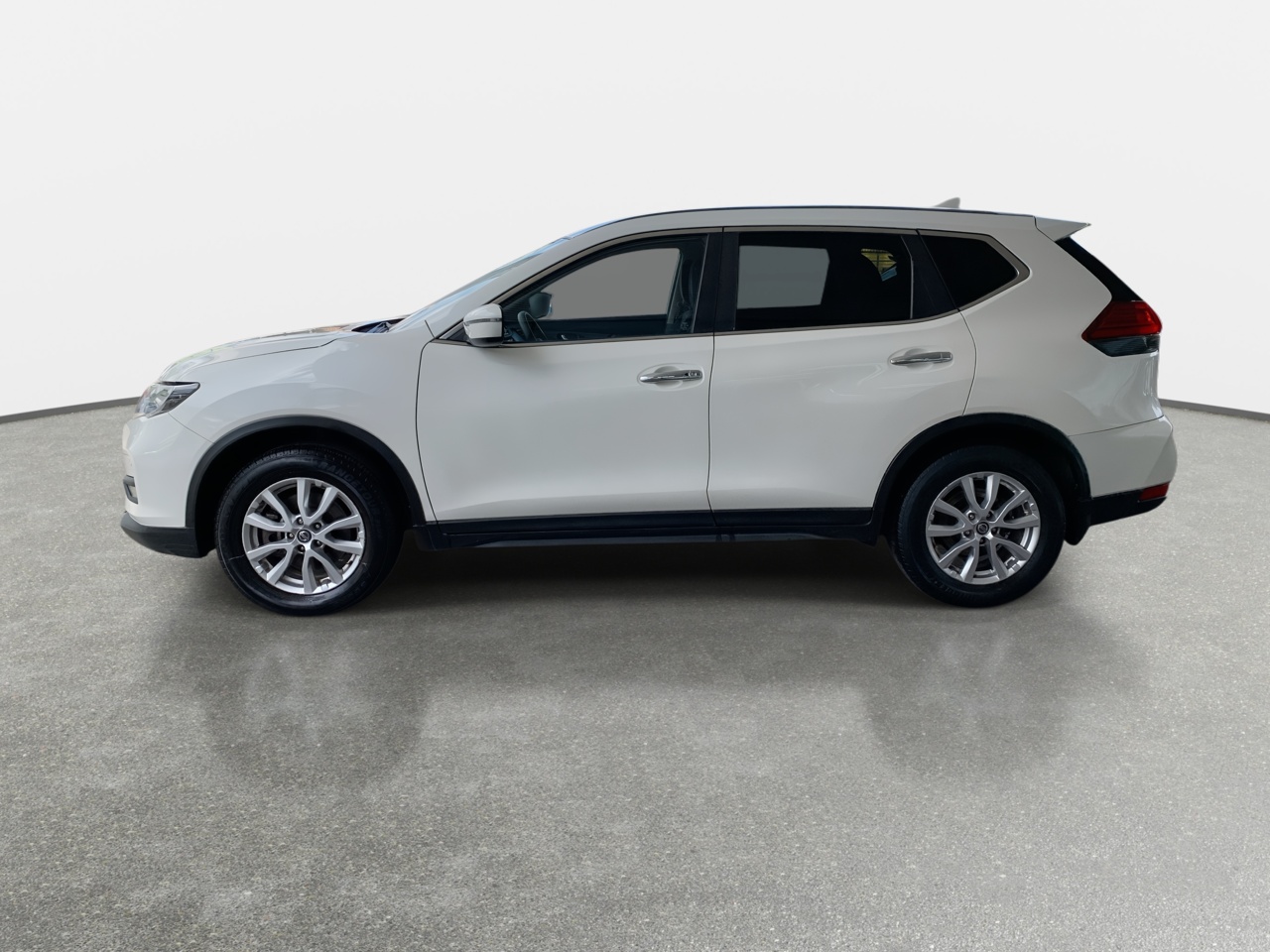 NISSAN - 4