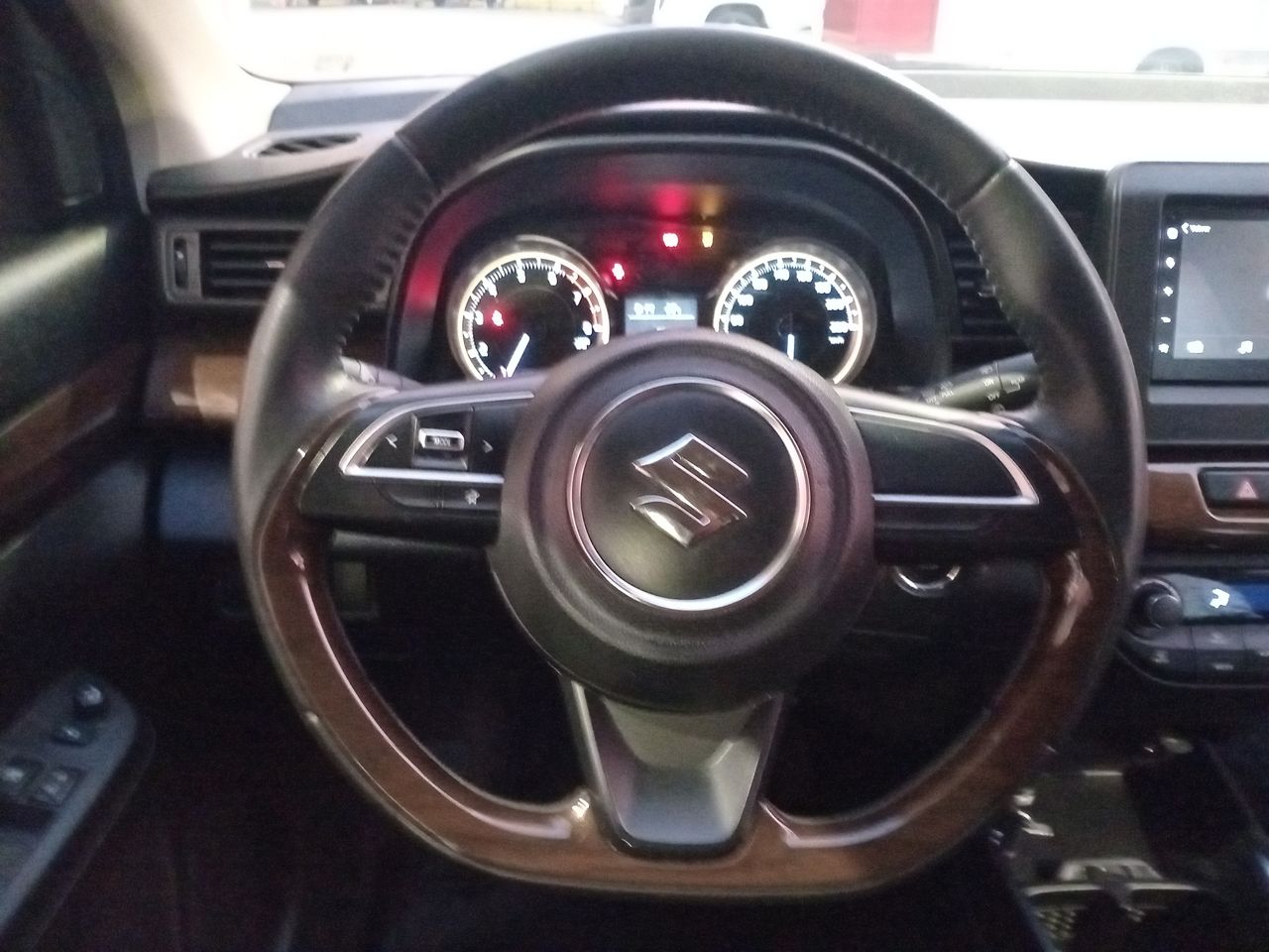 SUZUKI - 23