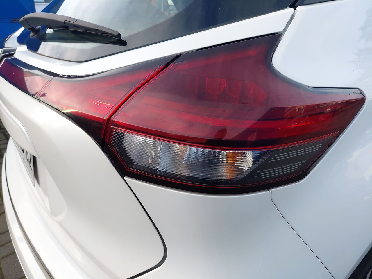 NISSAN - 18