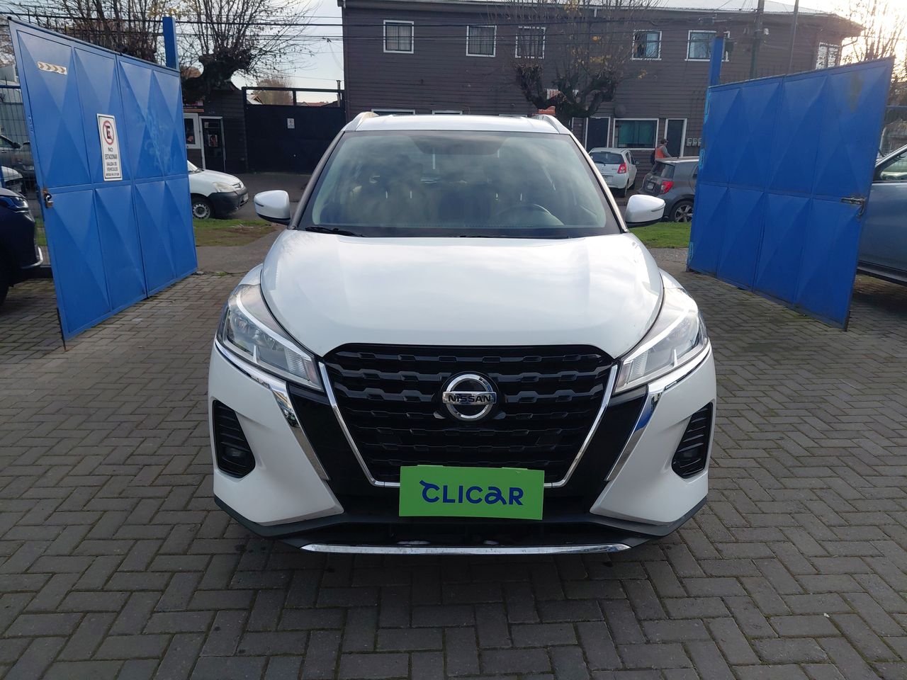 NISSAN - 2