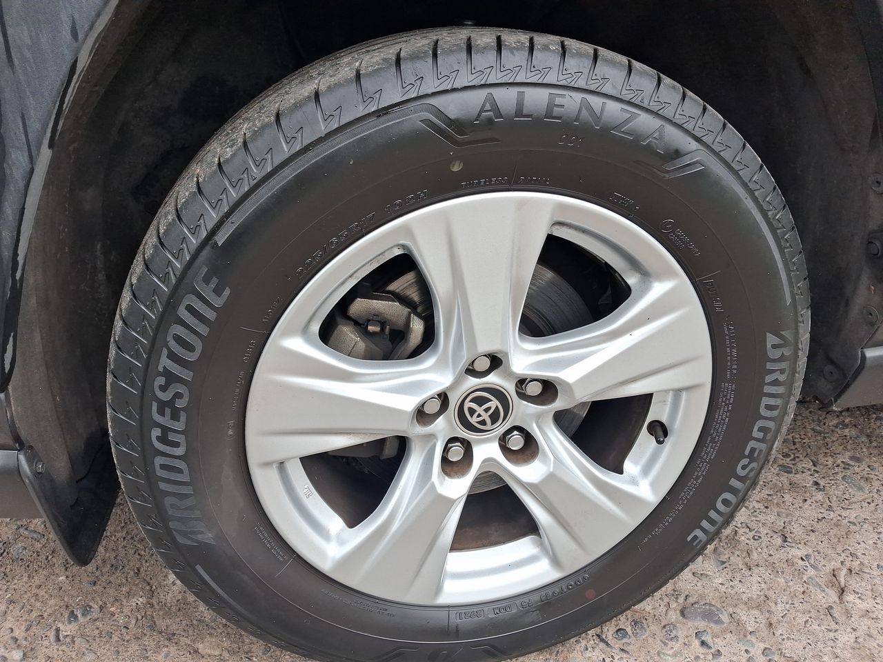 Toyota RAV4 — foto 8 de 27