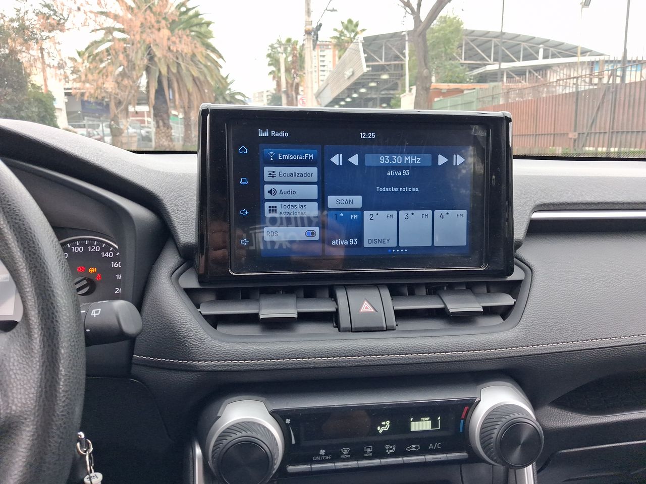 Toyota RAV4 — foto 19 de 27