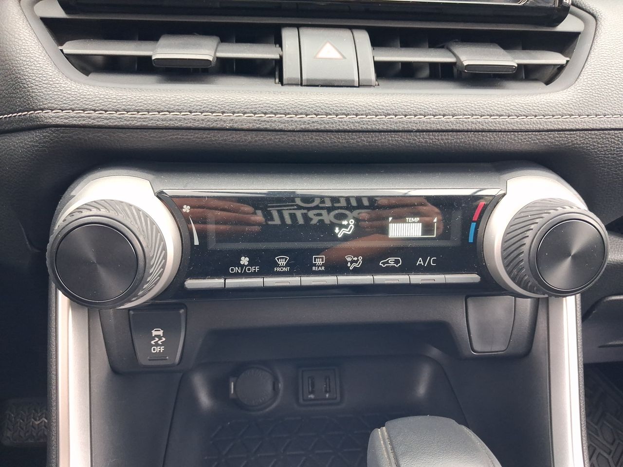 Toyota RAV4 — foto 21 de 27