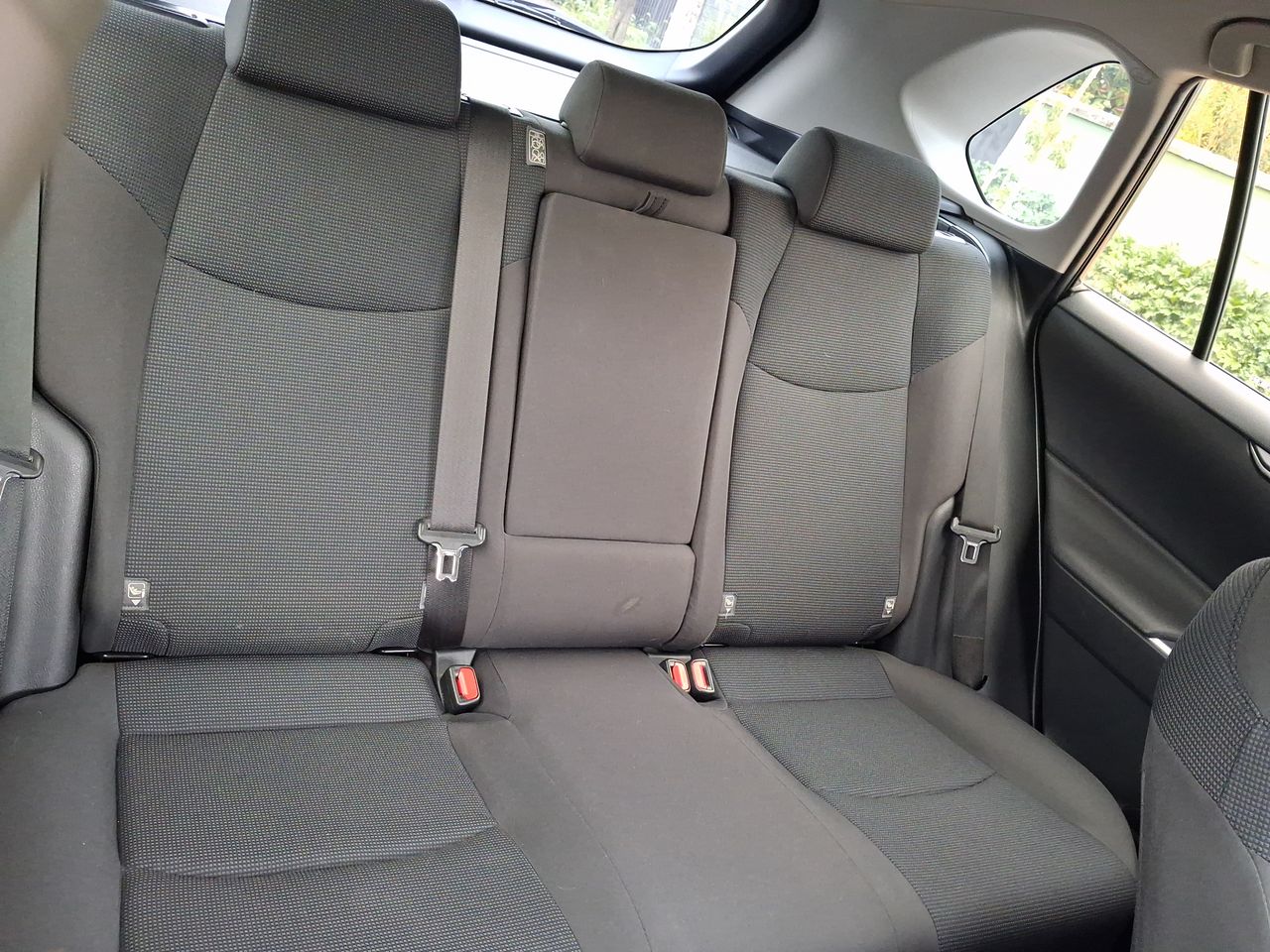 Toyota RAV4 — foto 25 de 27