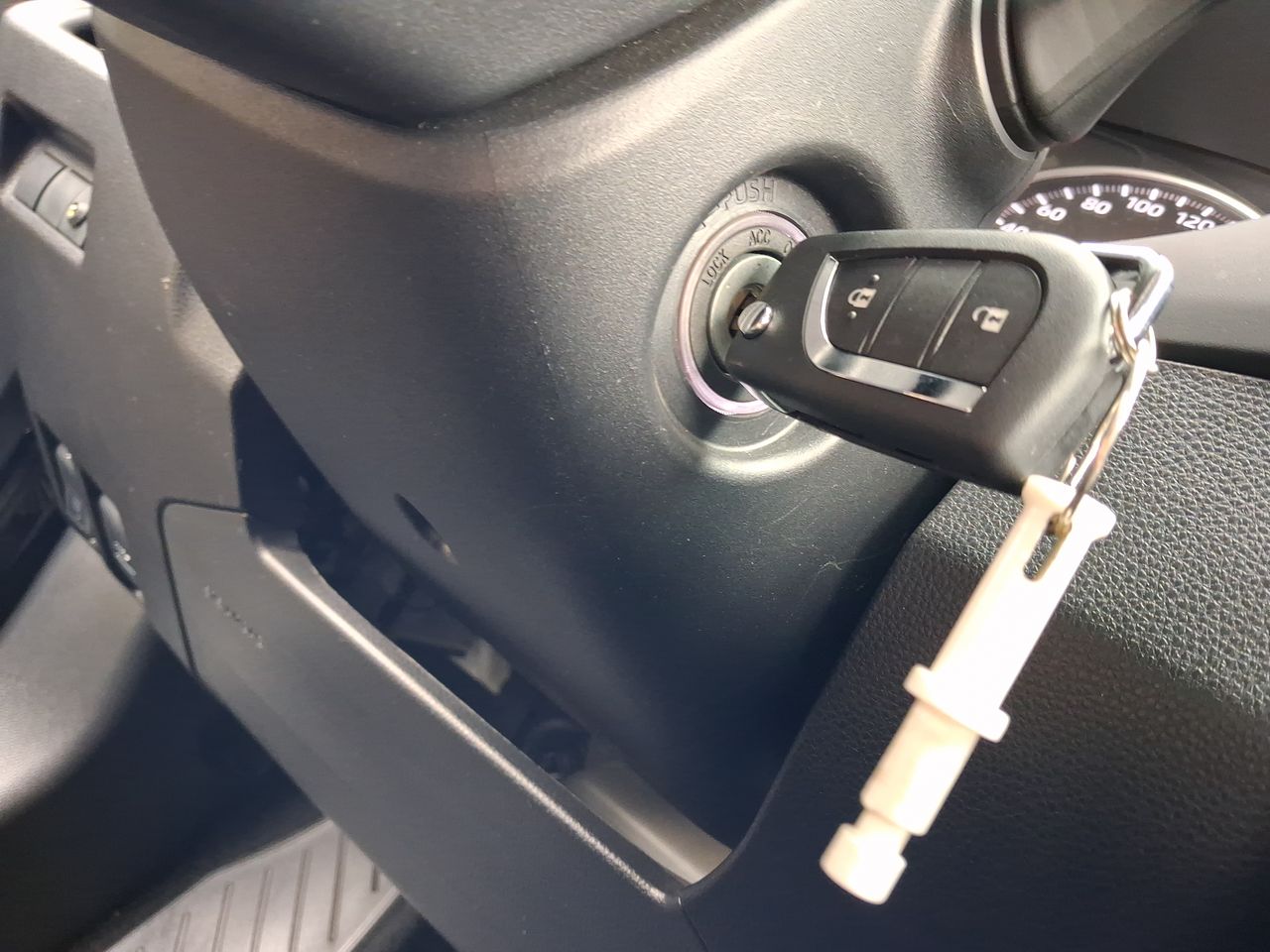 Toyota RAV4 — foto 27 de 27