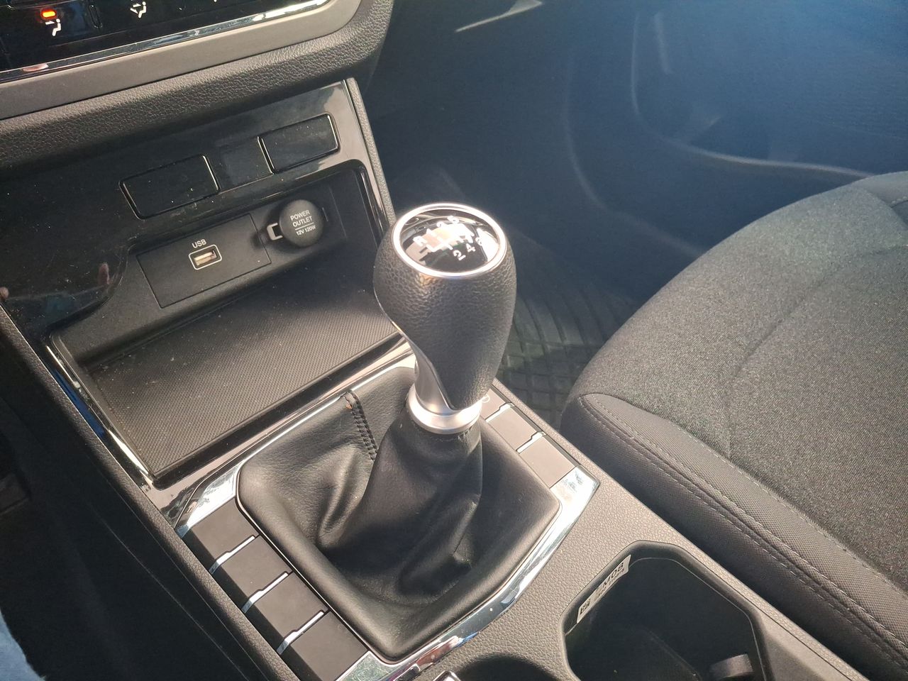 SSANGYONG - 30