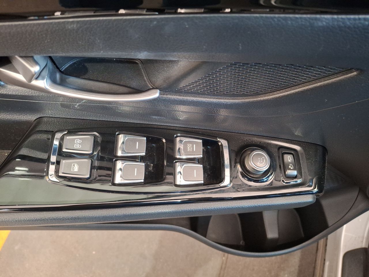 SSANGYONG - 21