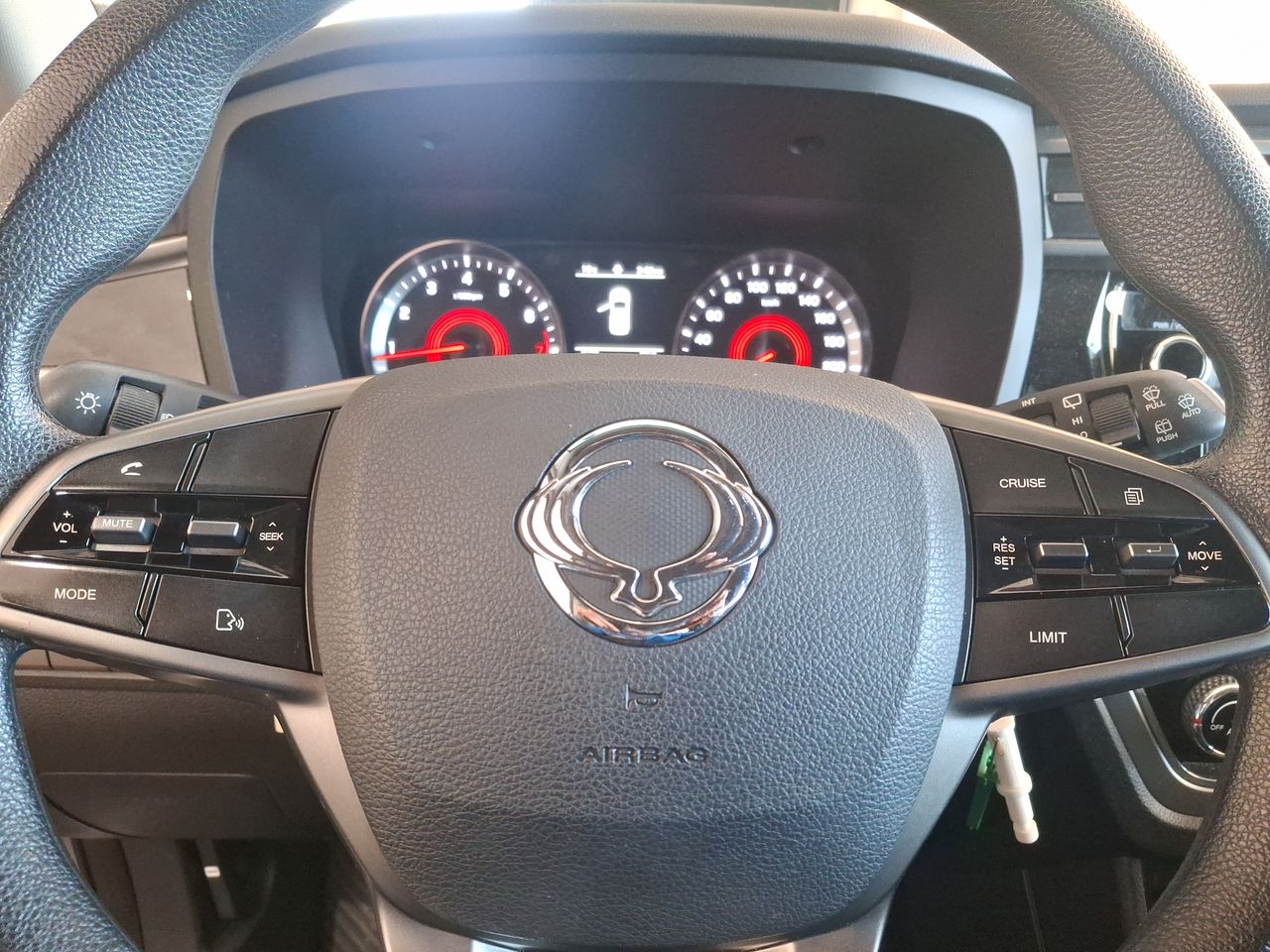 SSANGYONG - 25