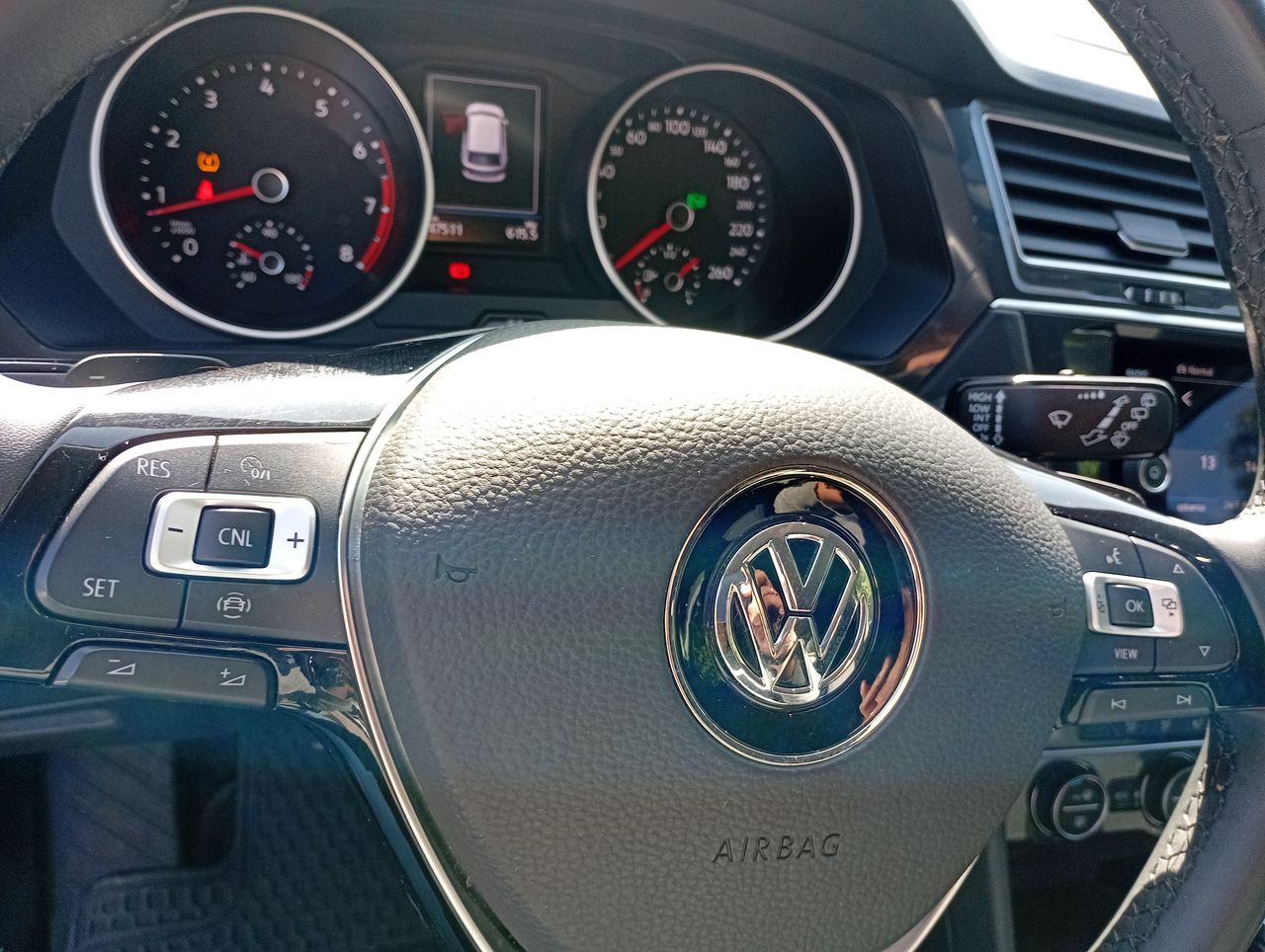 VOLKSWAGEN - 25