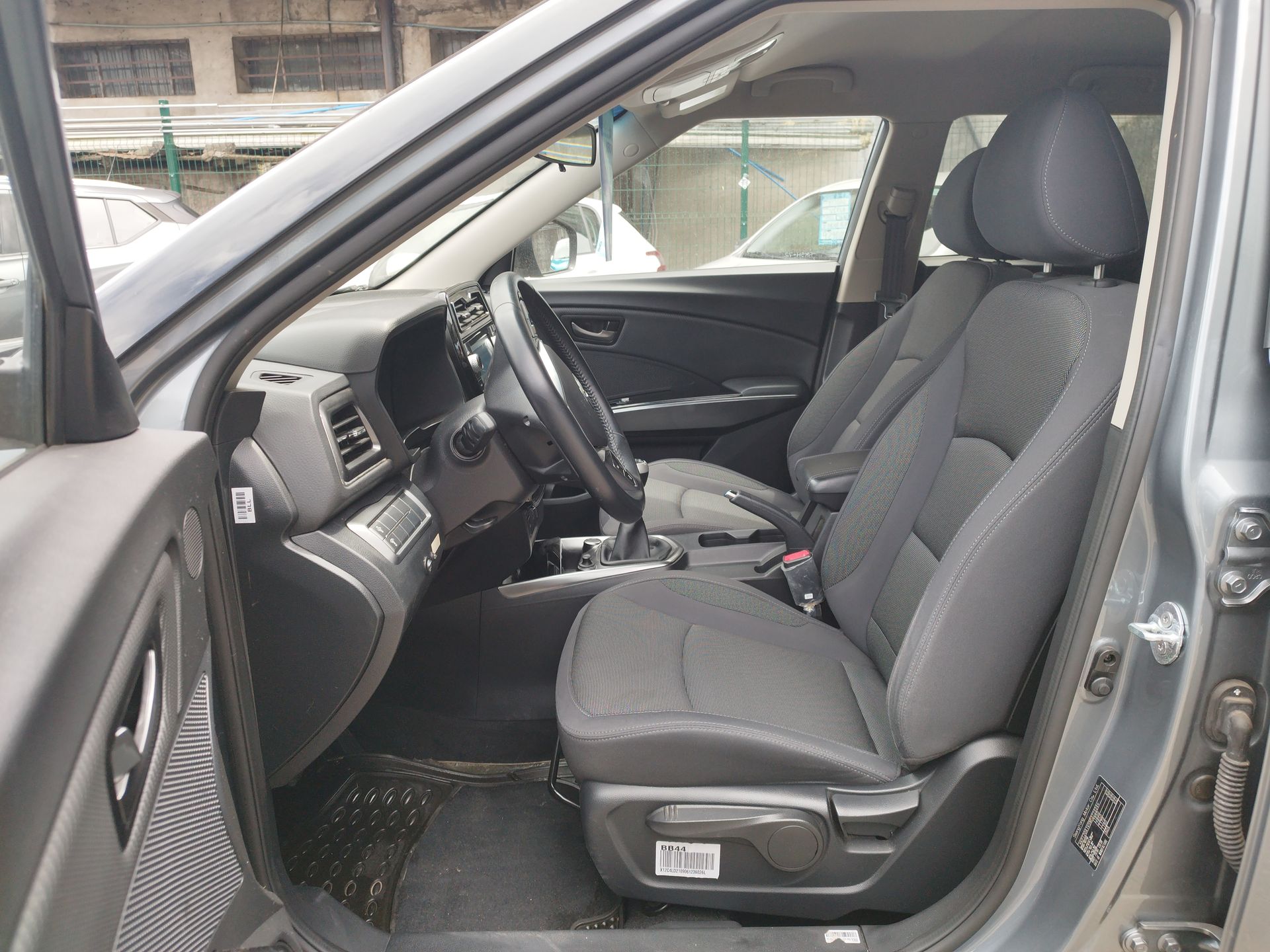 SSANGYONG - 18
