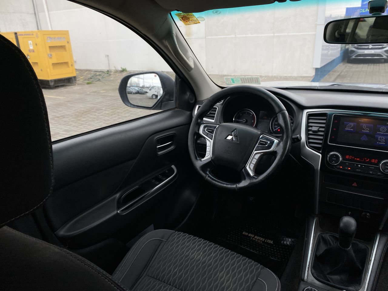 MITSUBISHI - 3