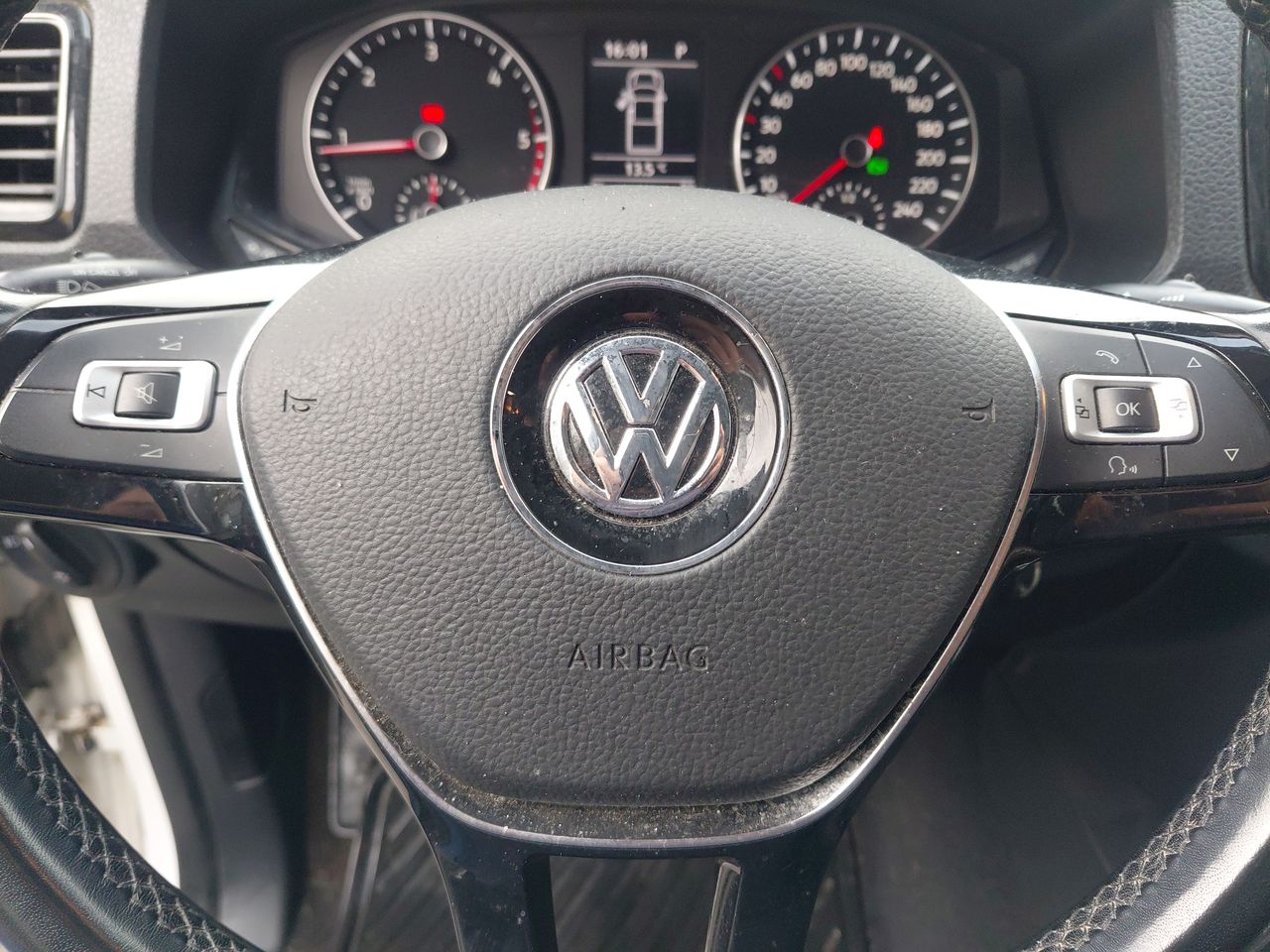 VOLKSWAGEN - 16