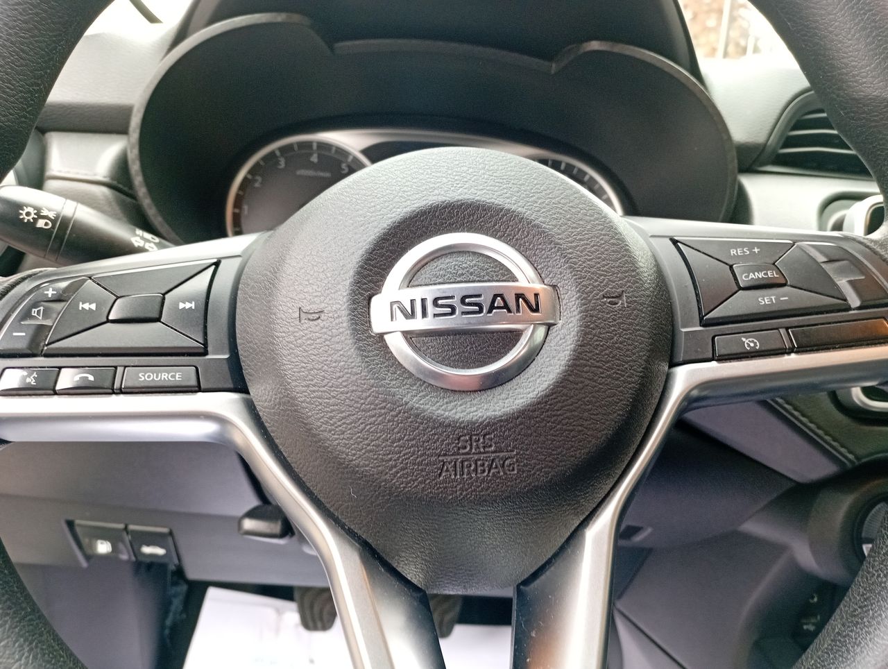 NISSAN - 25