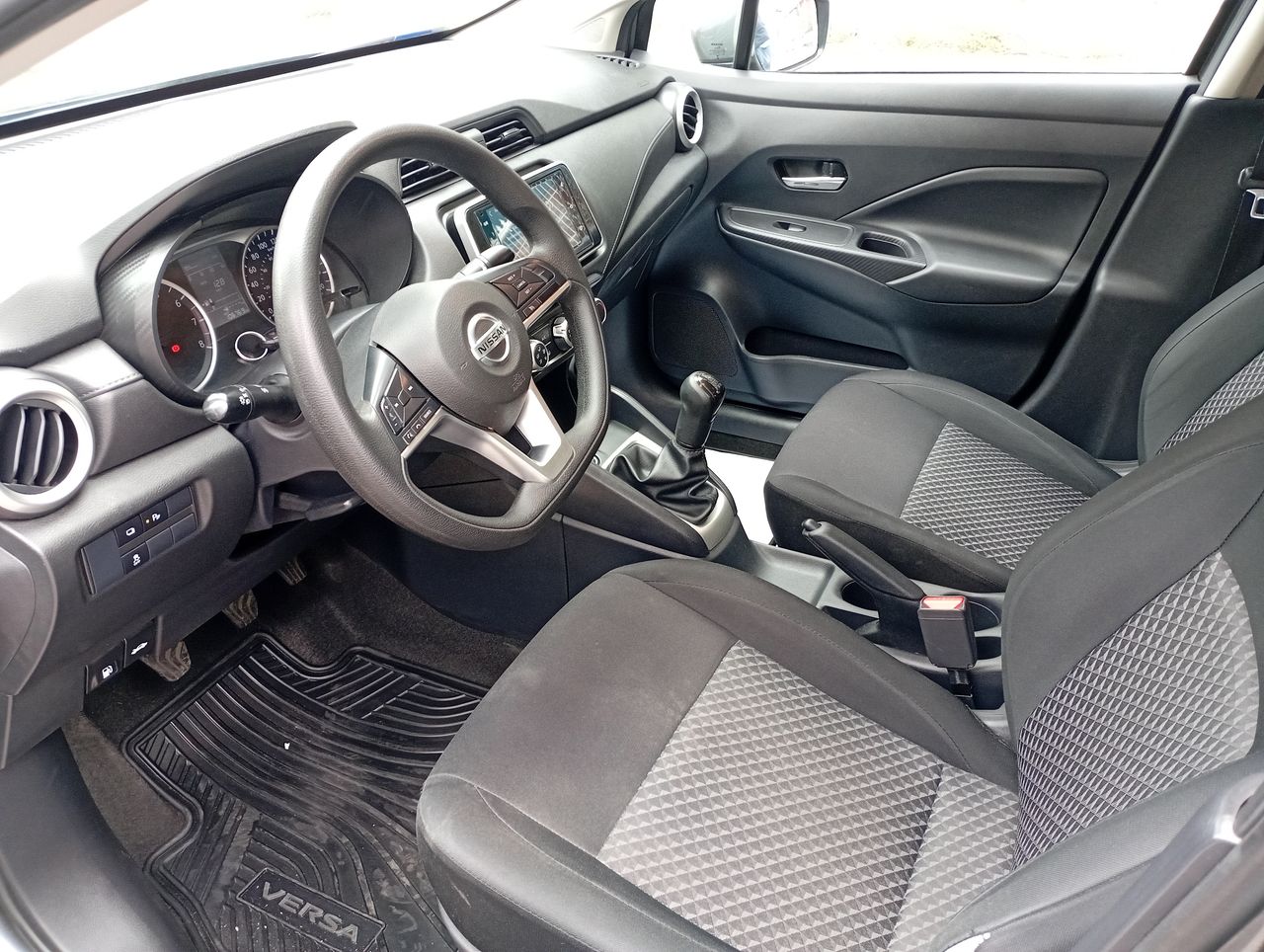 NISSAN - 16