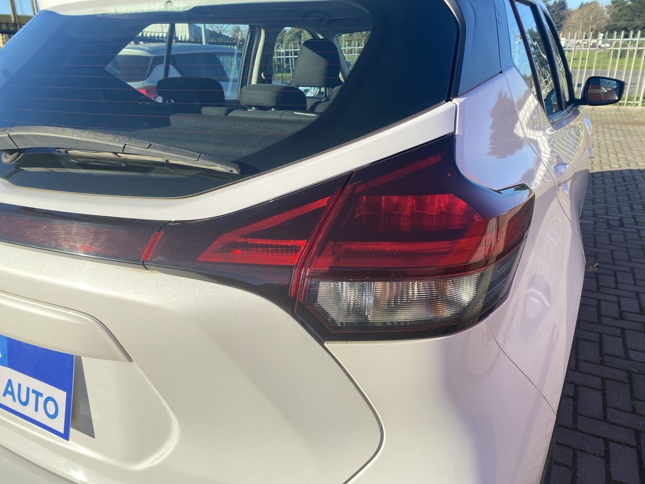NISSAN - 19