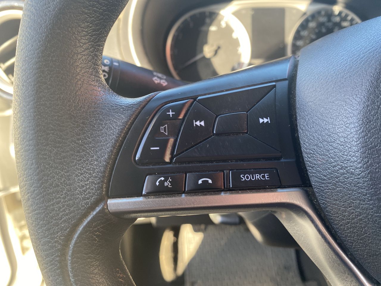 NISSAN - 25