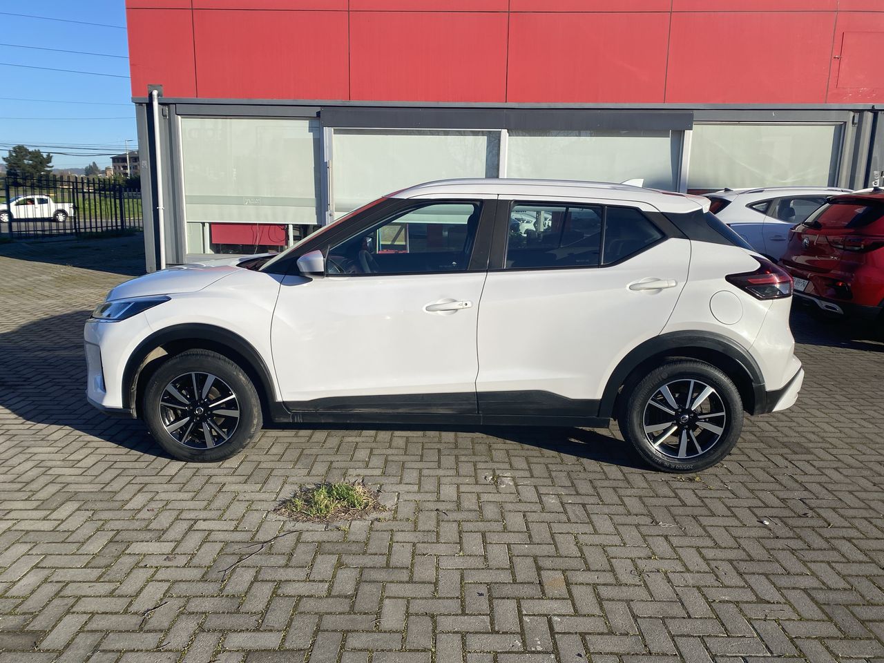 NISSAN - 4