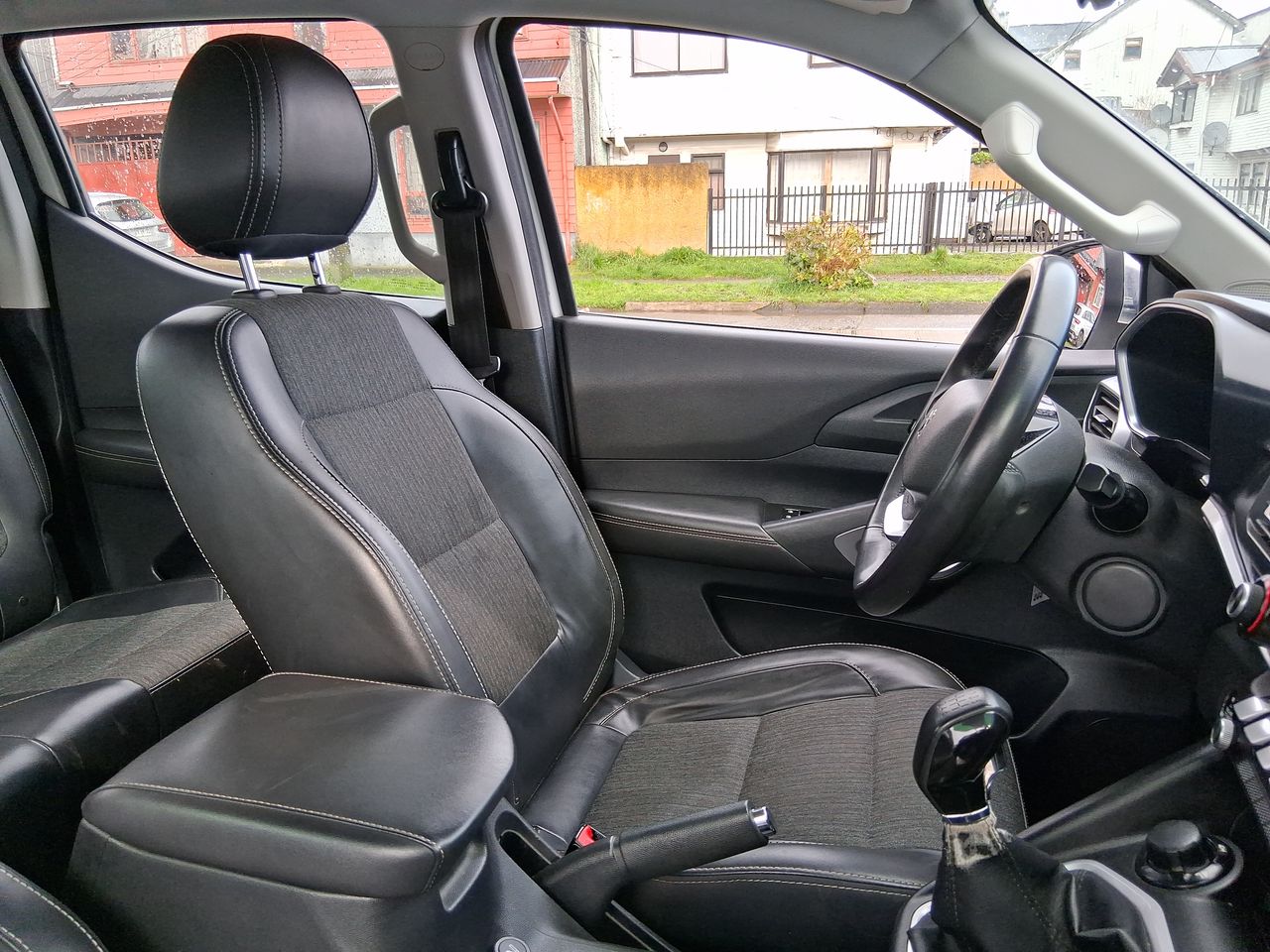 PEUGEOT - 6