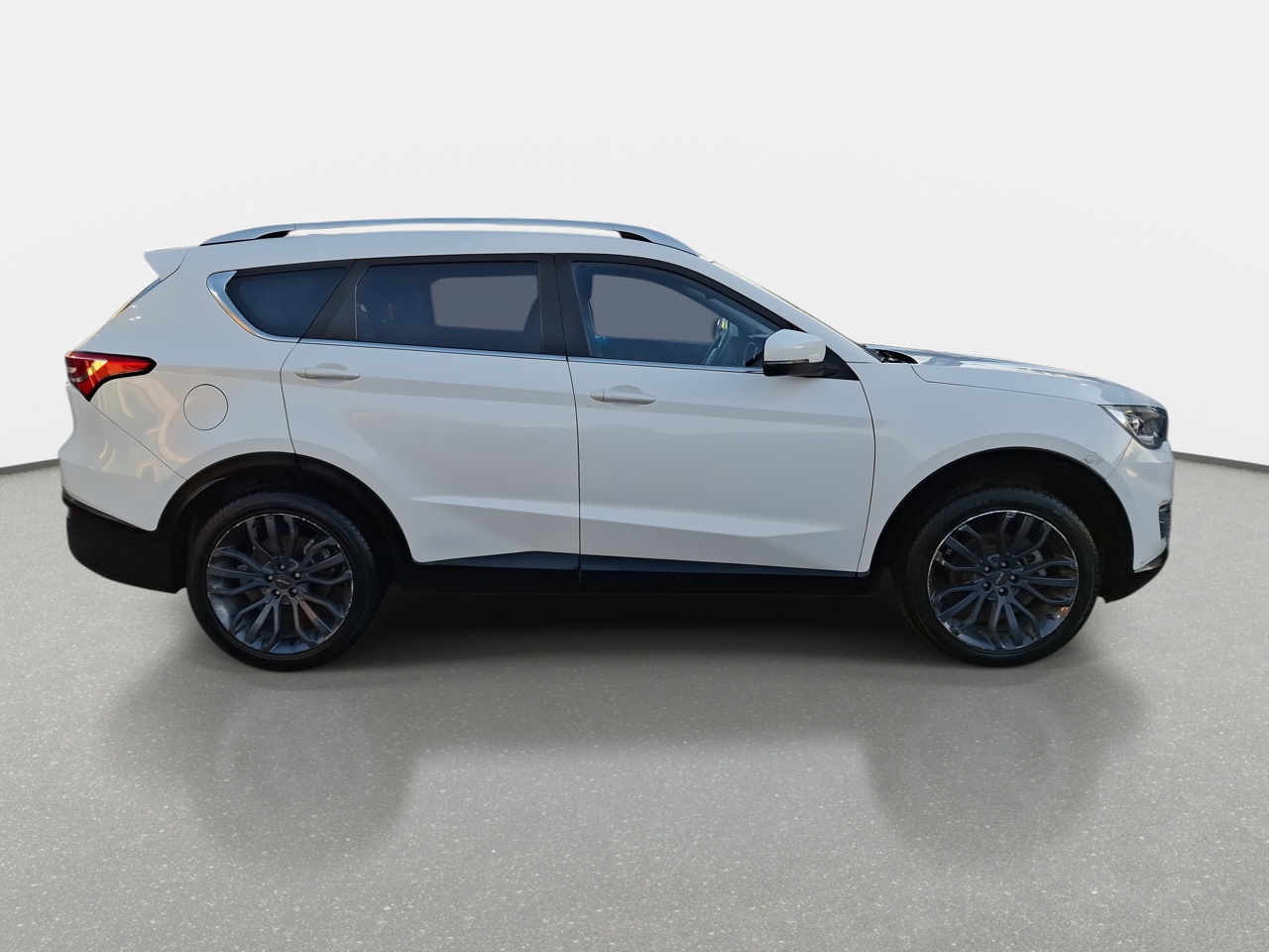 Jetour X70 — foto 9 de 36