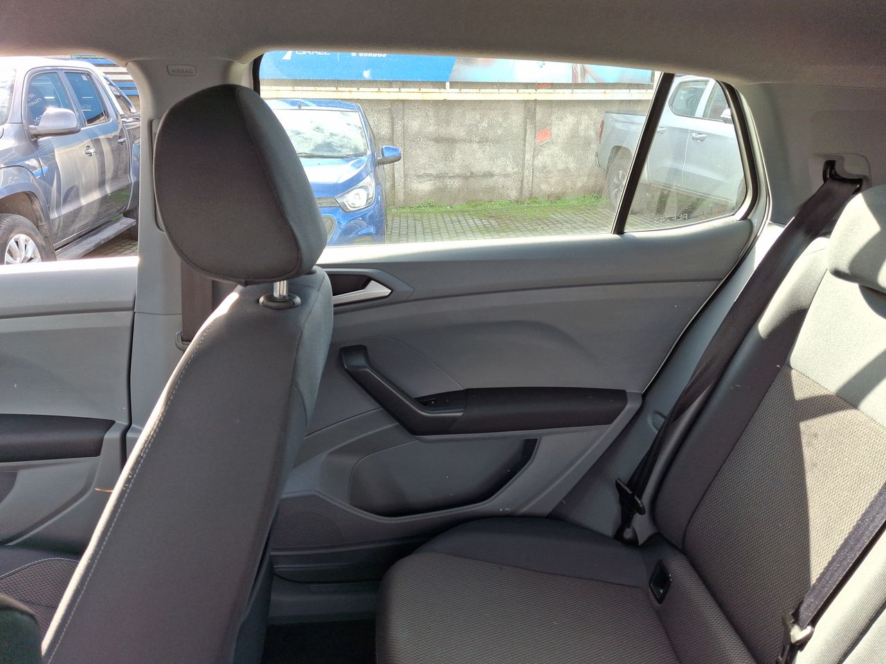 VOLKSWAGEN - 11