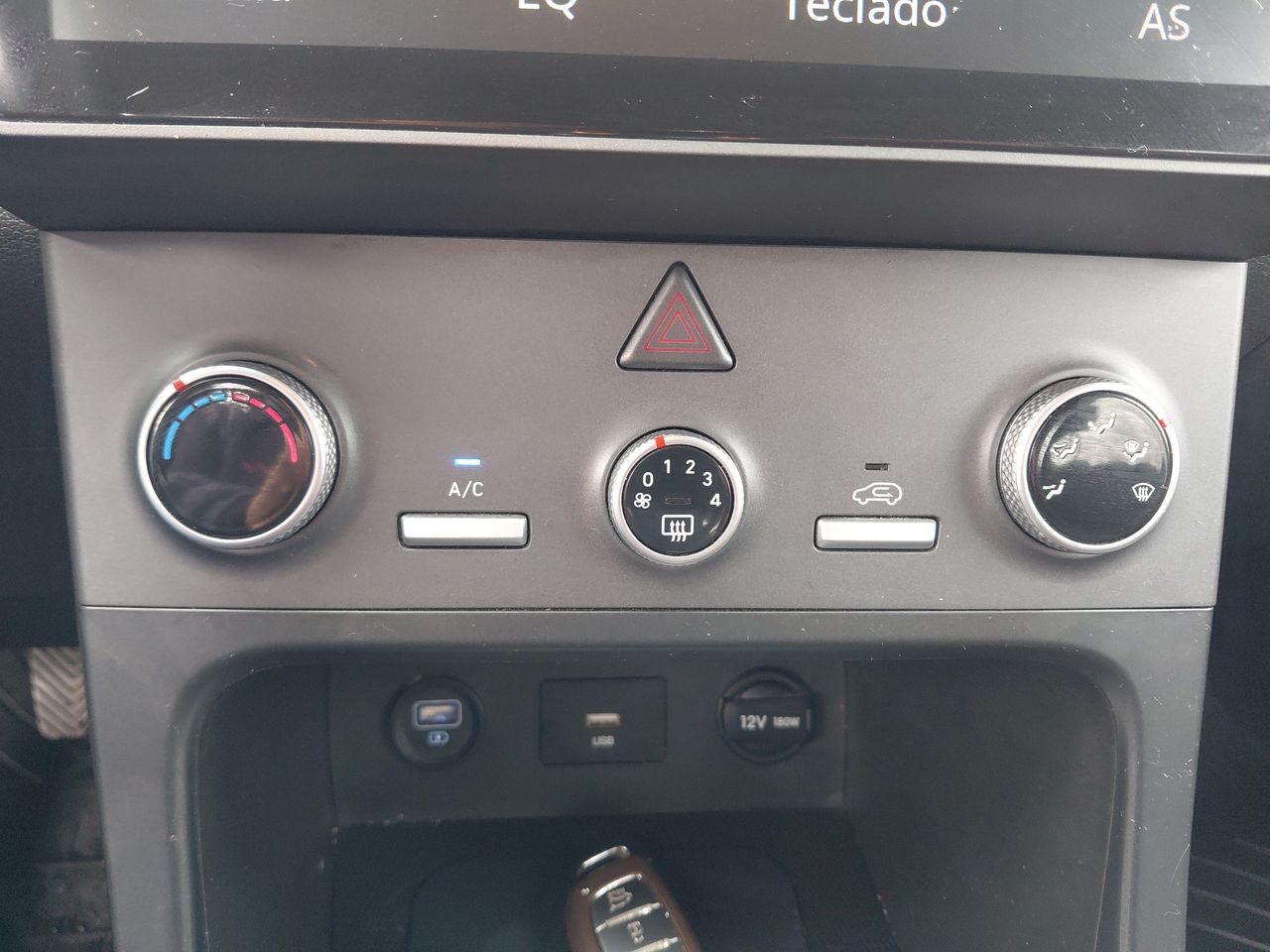 HYUNDAI - 20